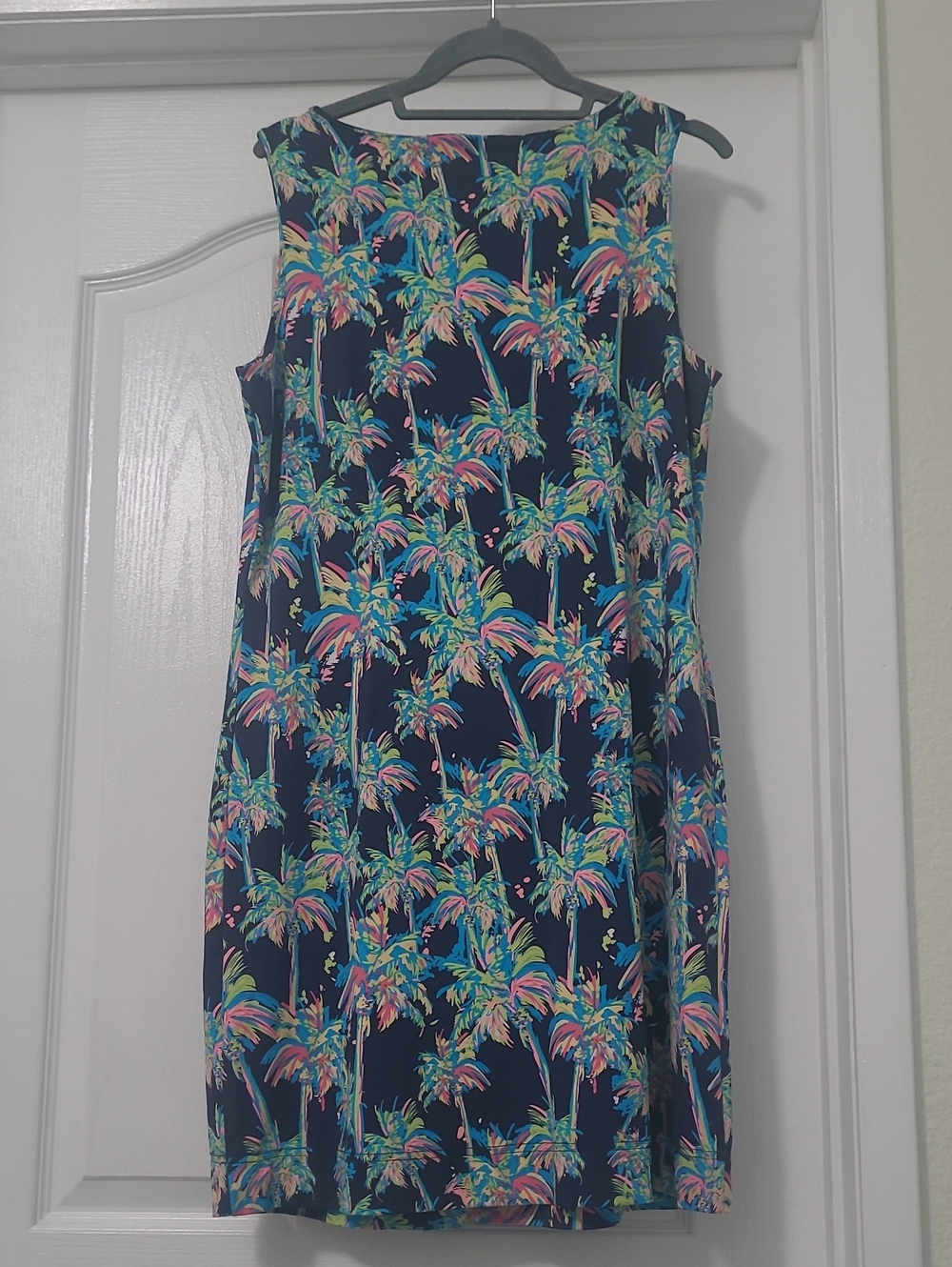 Tropical Palm Tree Print Sleeveless Shift Dress – Resort Vacation Style - Picture 2 of 6